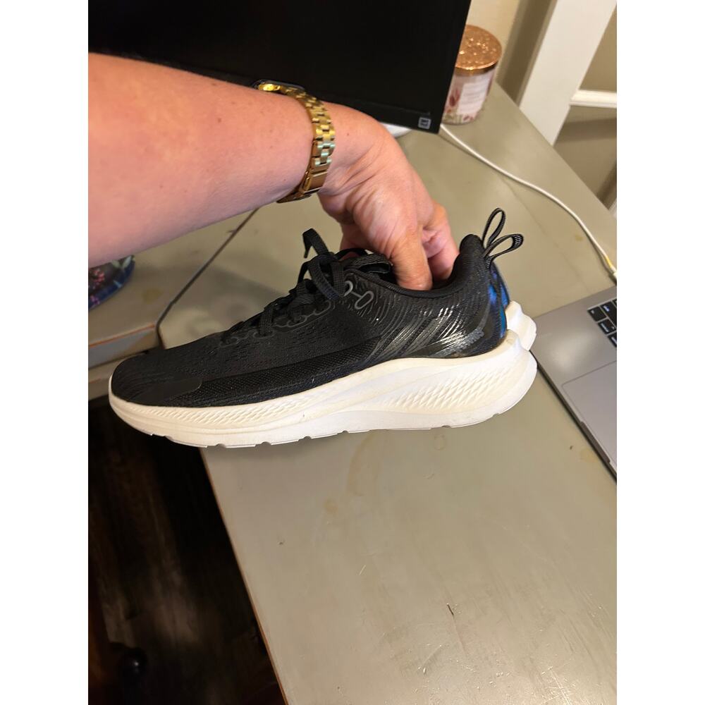 K Swiss Black & White Sneakers Like New Size 8 - Picture 6 of 9